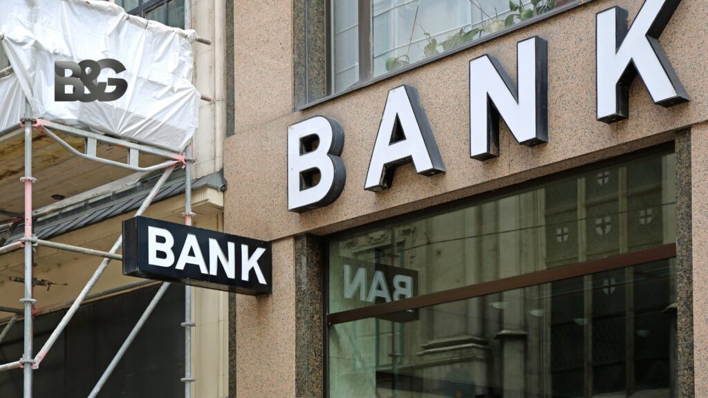 As 5 maiores taxas cobradas pelos bancos e como evitá-las