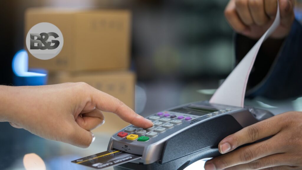 Melhore seu score usando cartões de crédito